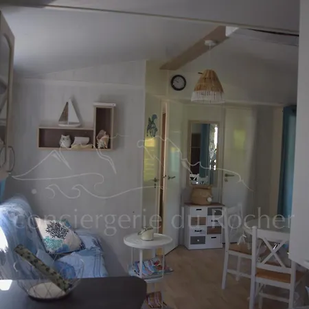 Agreable Mobil 4 Personnes 圣艾格夫